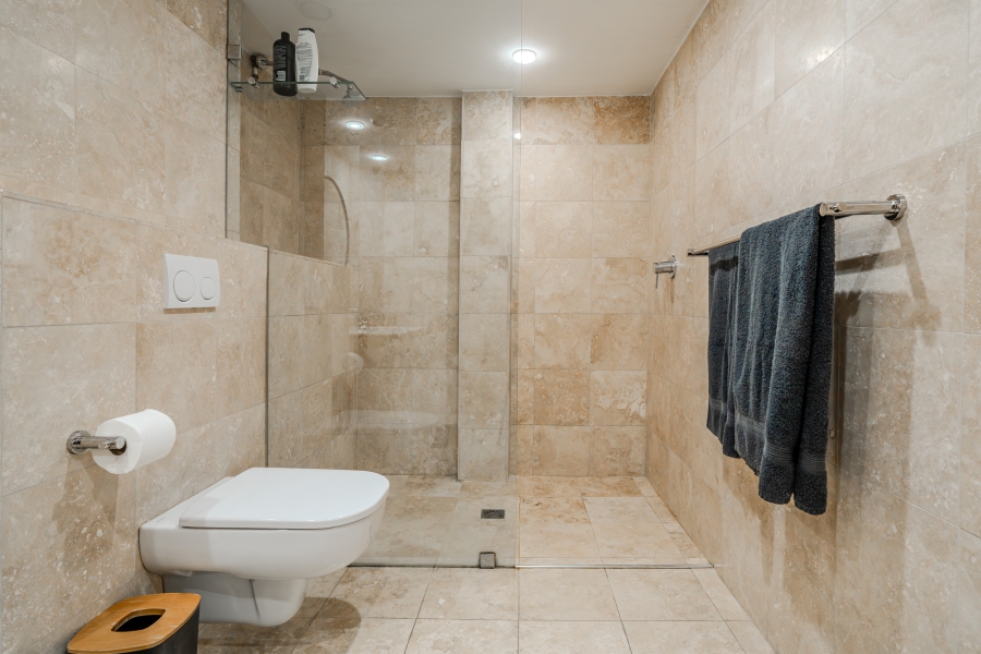 2 Bedroom Property for Sale in Sea Point Western Cape